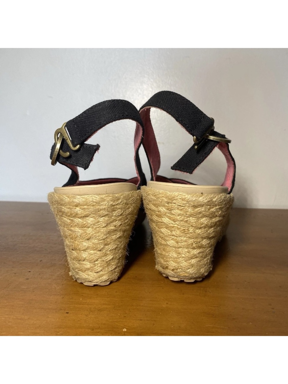 Crocs Women’s 9 Leigh Wedge Sandals Pink Canvas Espadrille Comfort Boho 12985 - Picture 4 of 7